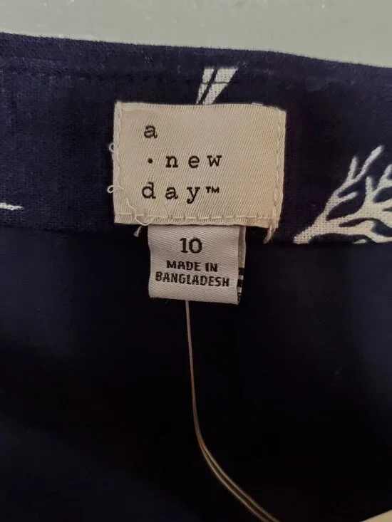 A New Day Navy Blue Skort With White Seashell Print Size 10 Side Zipper Closure - Picture 5 of 10